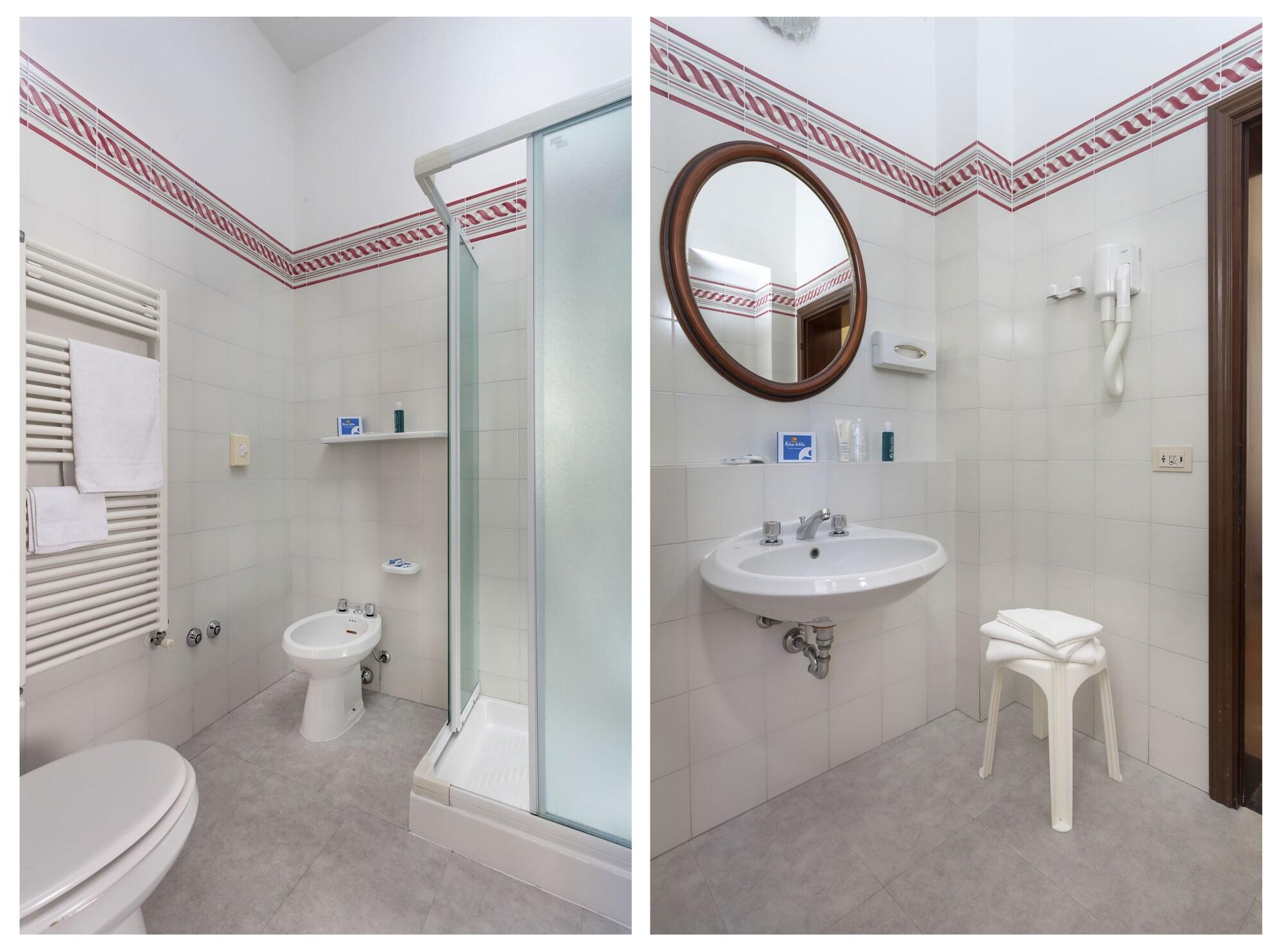 Hotel Milano Helvetia - In Centro Con Piscina Riccione Eksteriør billede